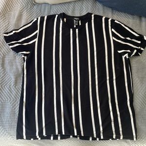 Men’s medium striped t-shirt